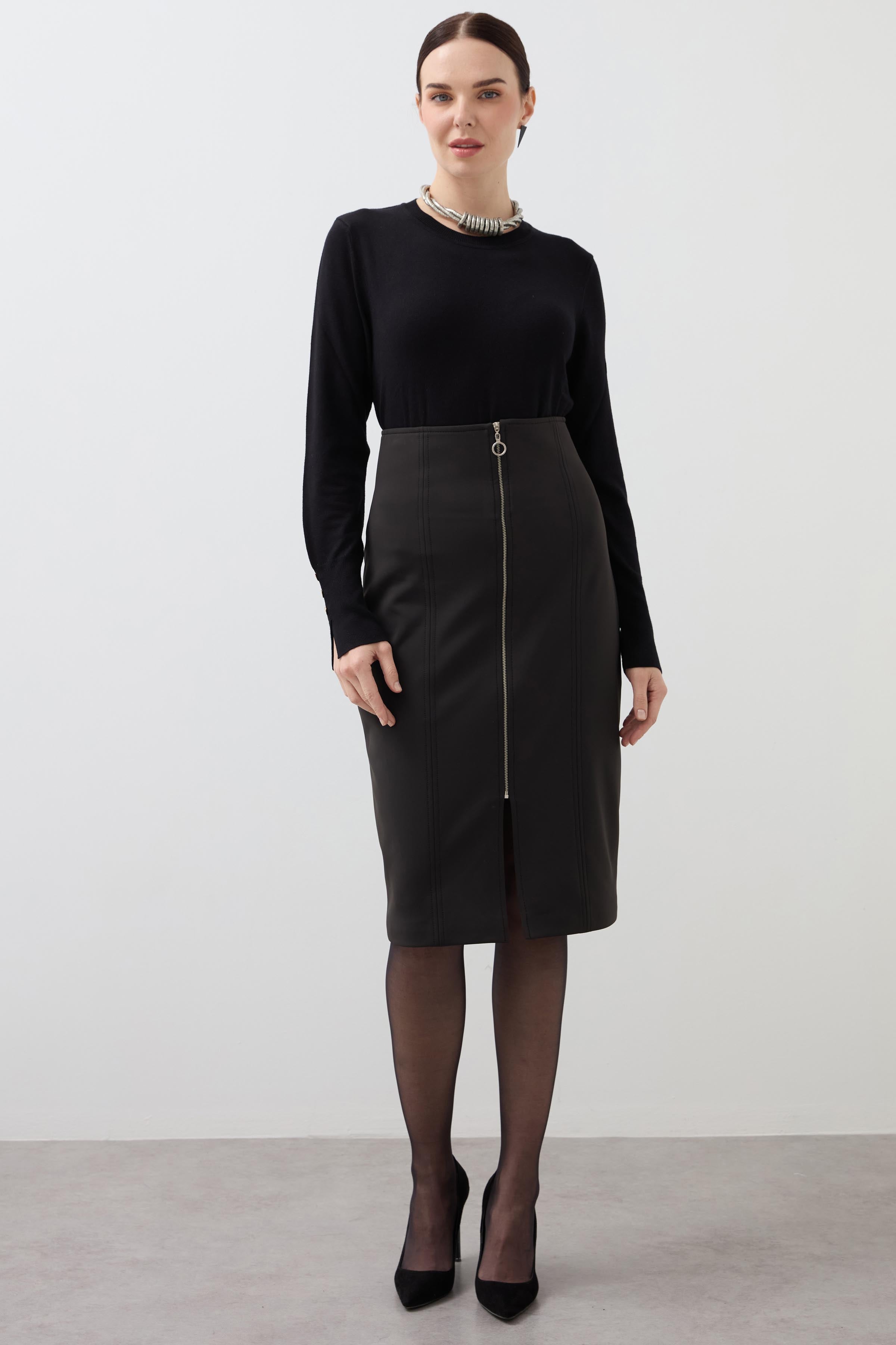 Lycra Skirt with Zipper Detail - Black