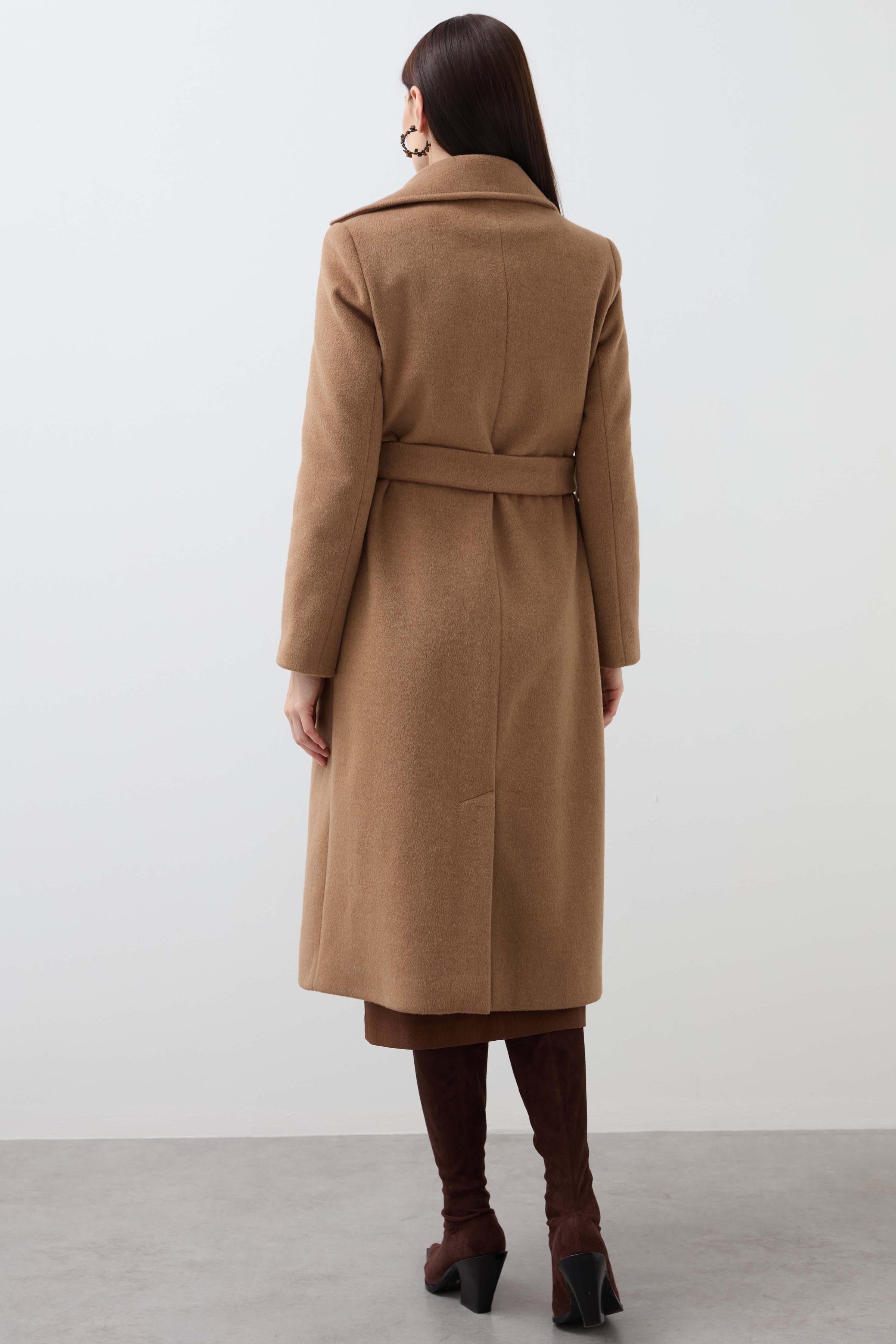Mono Collar Long Cachet Bathrobe Coat - Camel