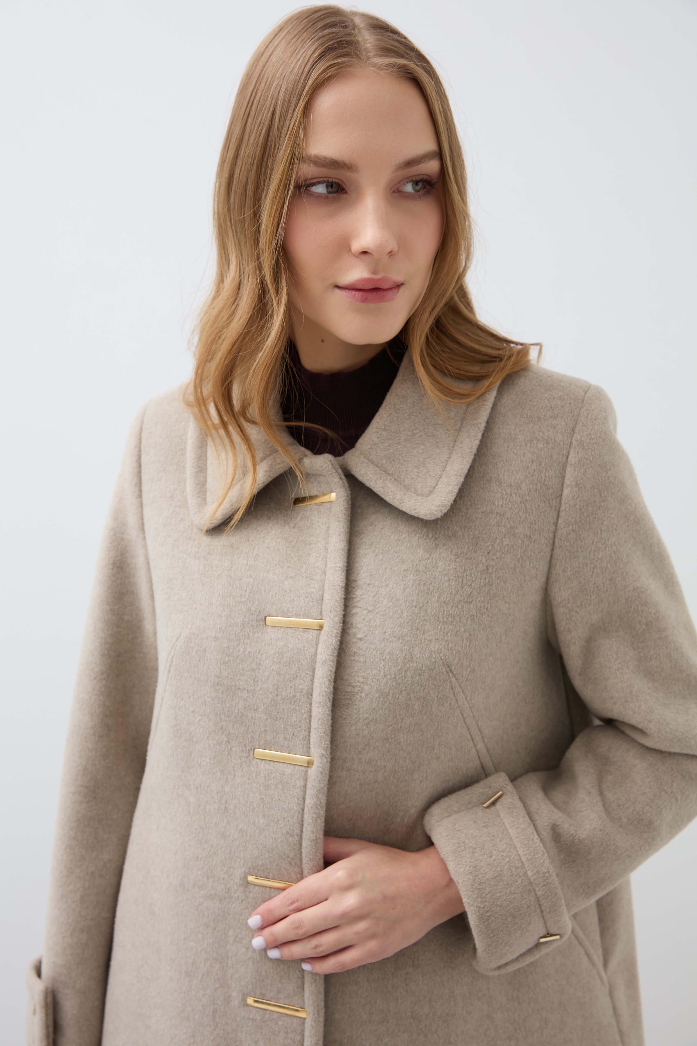 Snap-On Cachet Short Coat - Beige