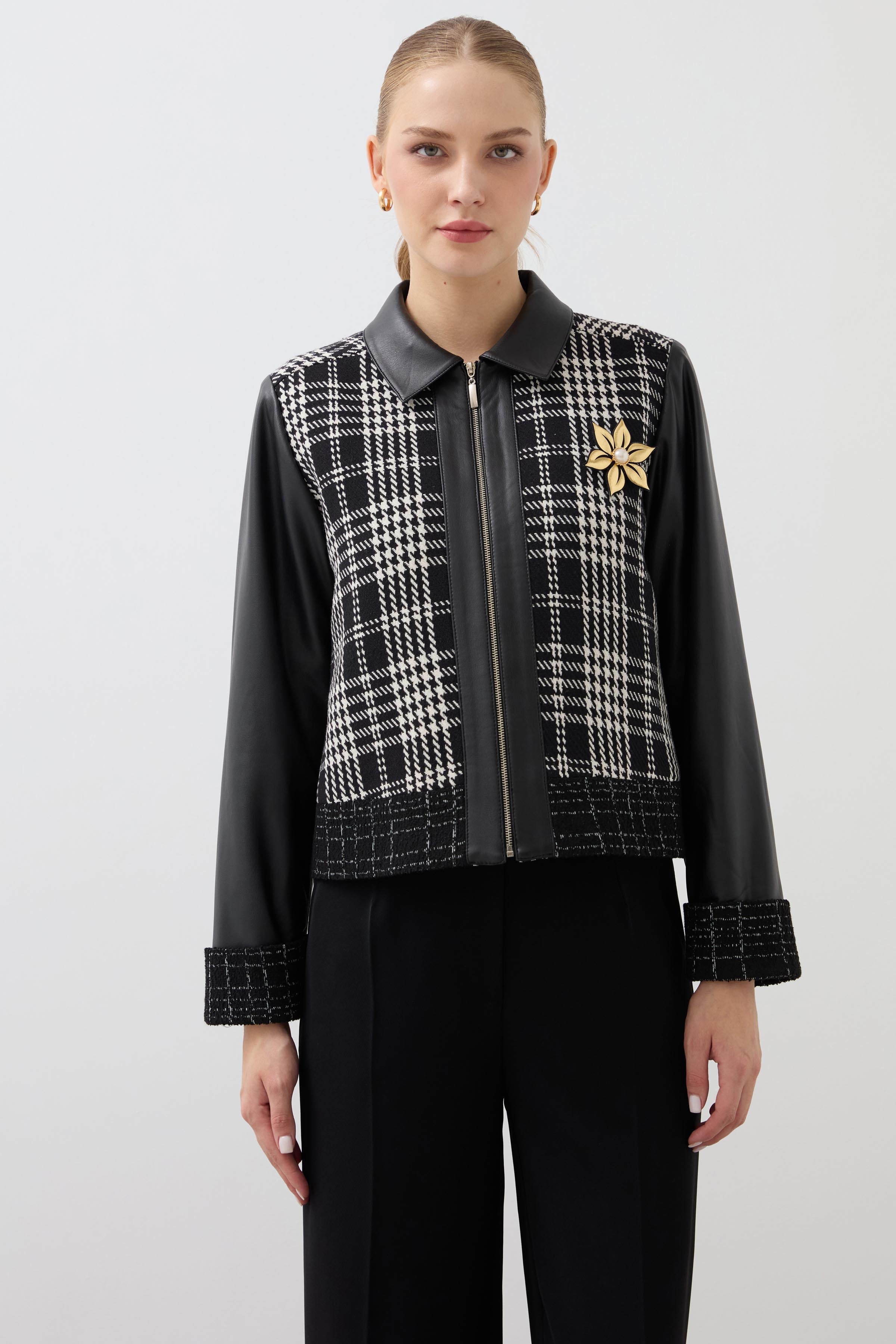 Accessory Detailed Coat - Black