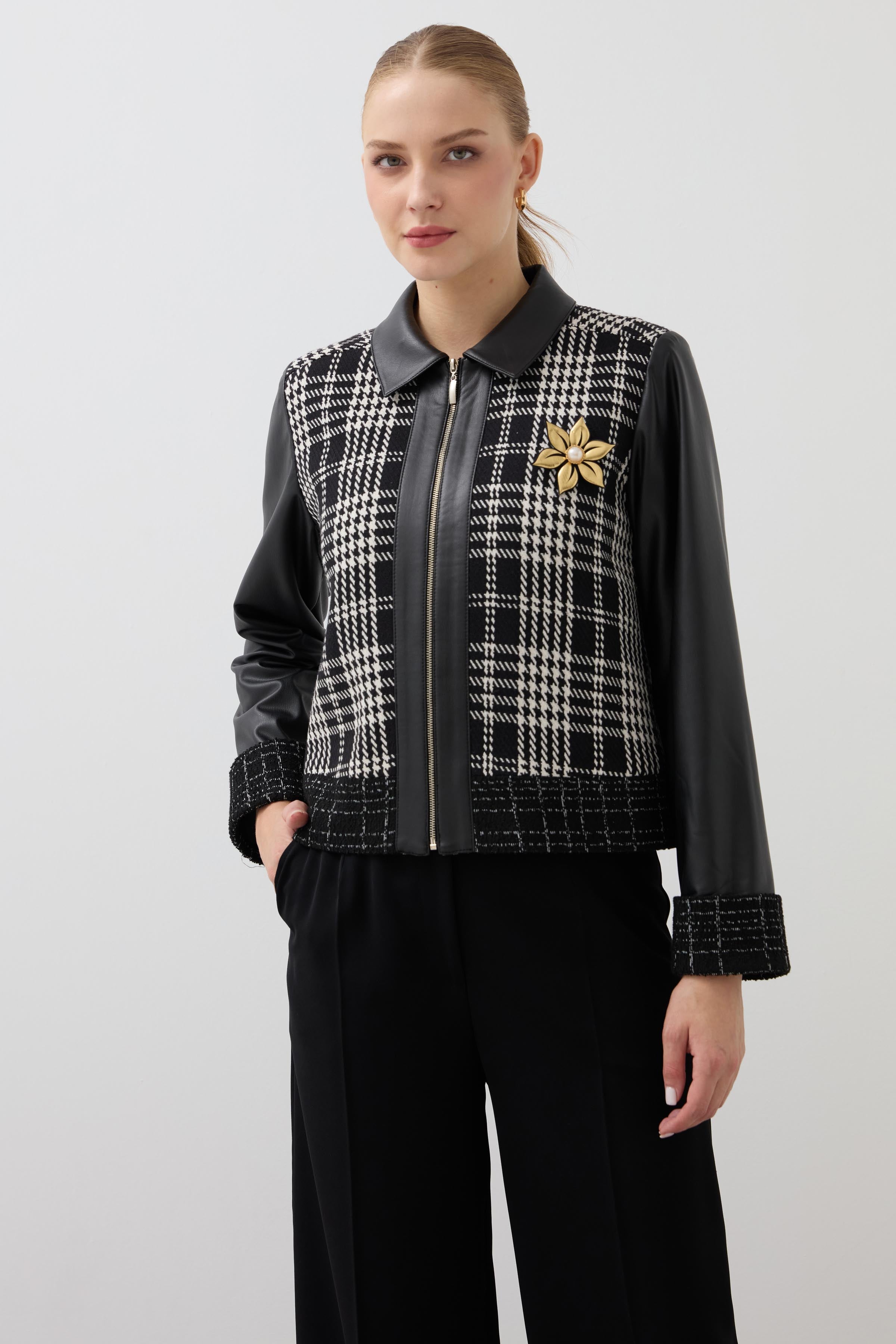 Accessory Detailed Coat - Black