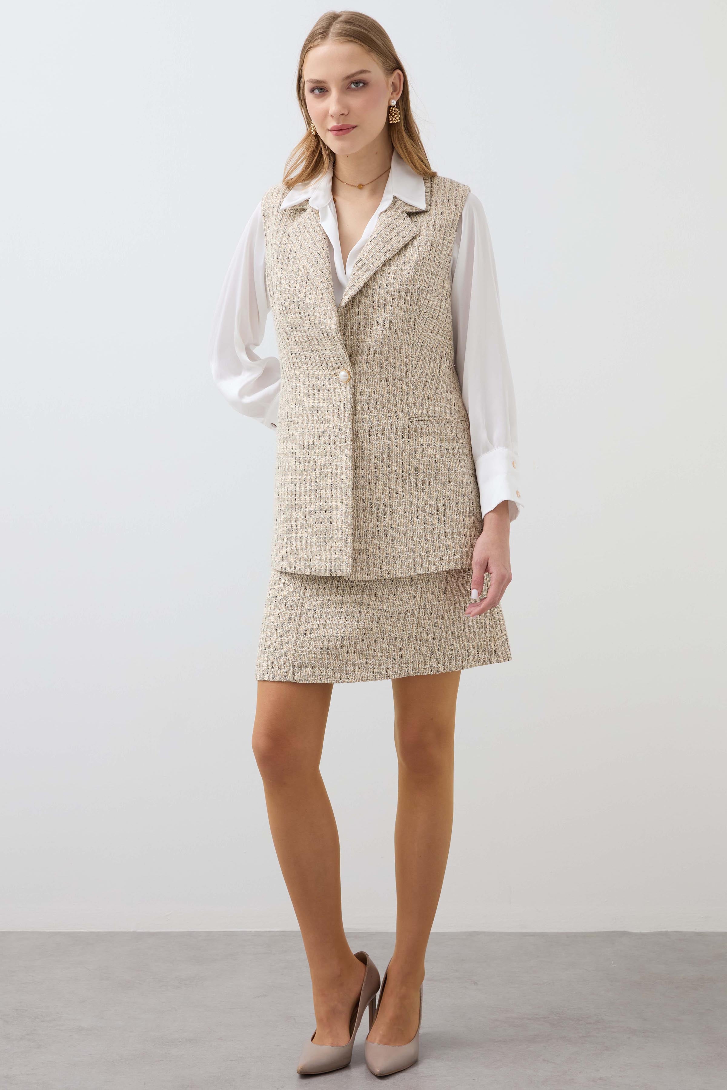 Glittery Mono Collar Long Vest - Beige