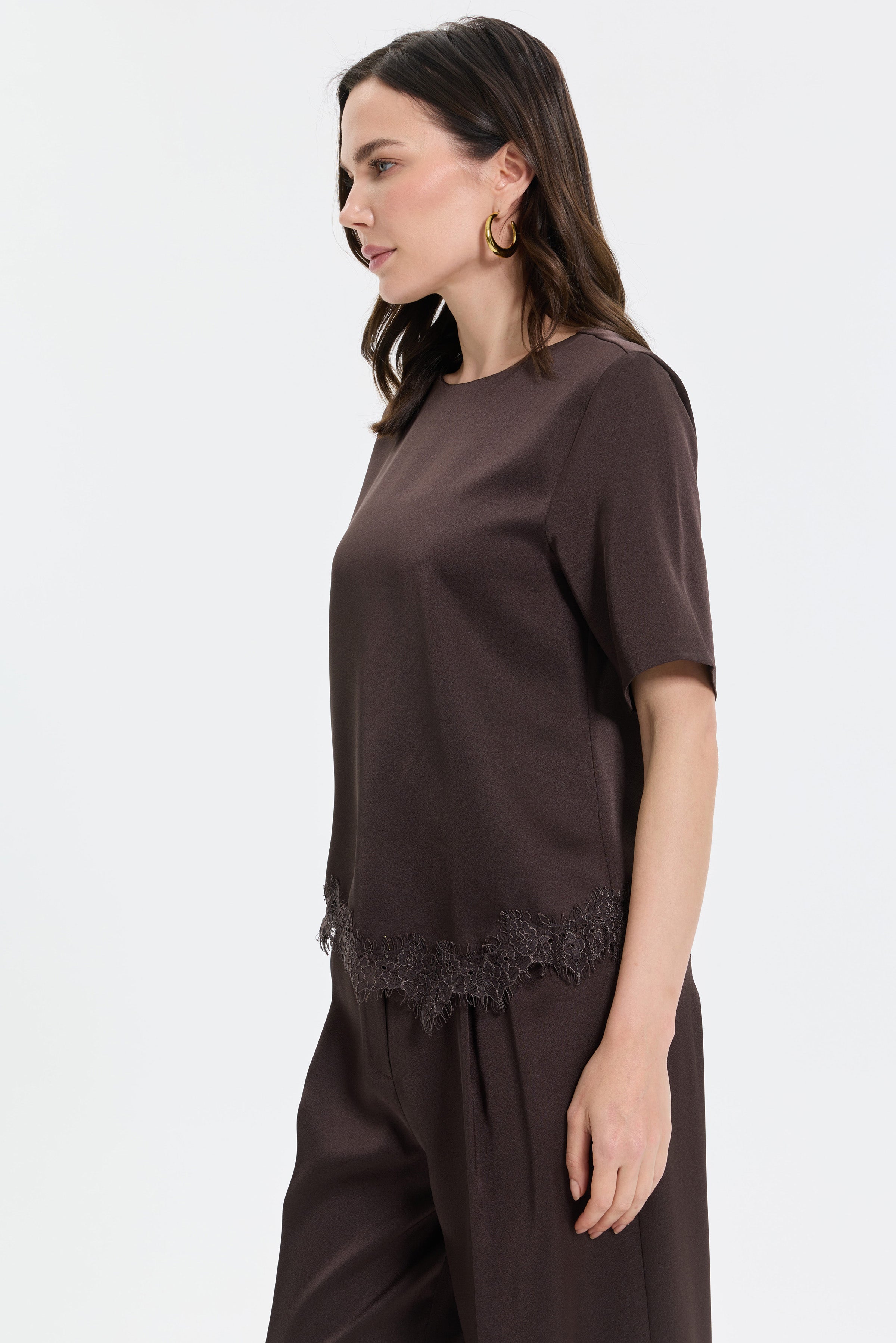Dantel Detaylı Oversize Saten Bluz - Kahve